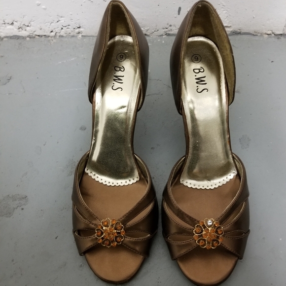 le chateau Shoes - Gorgeous beauty - see pics for any wear